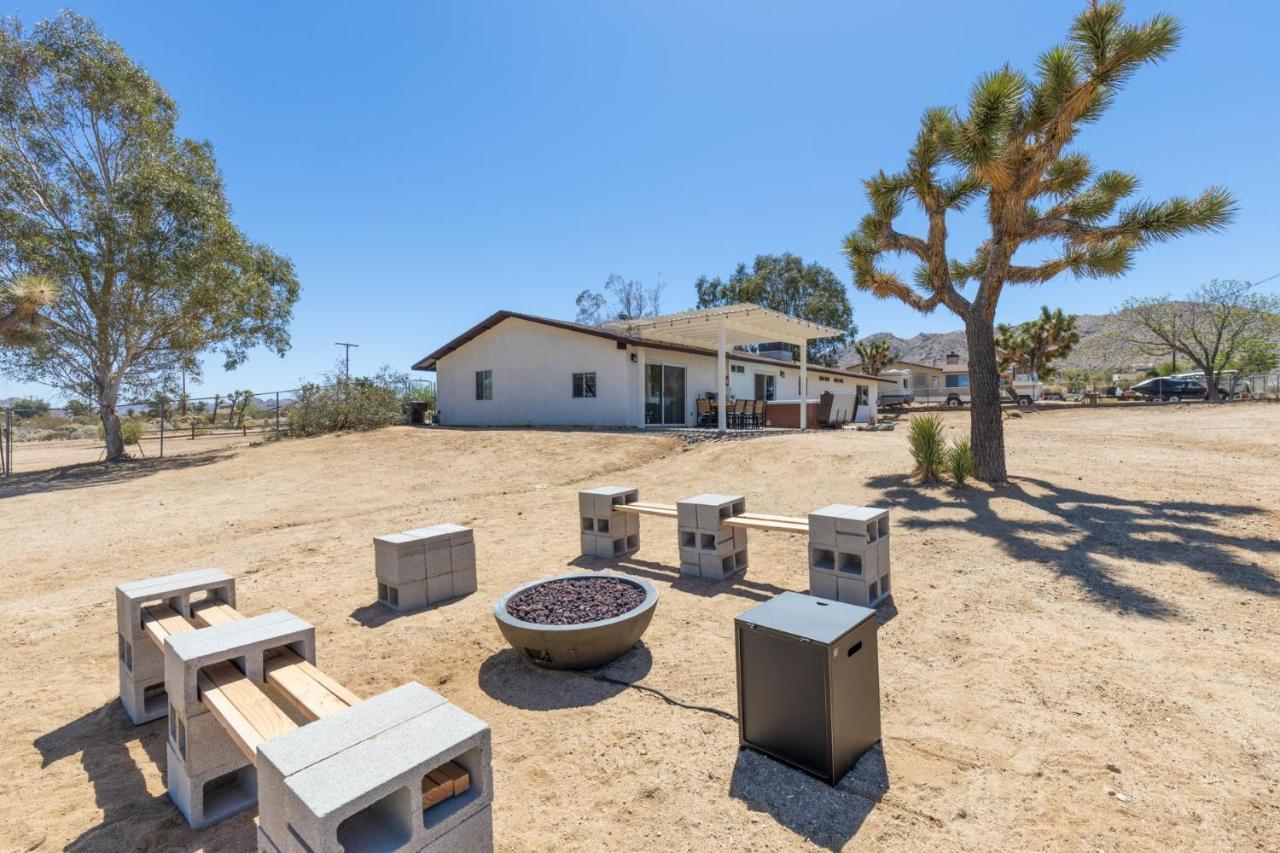 Horseshoe House - Hot Tub, Bbq And Fire Pit! Home Joshua Tree Exterior photo